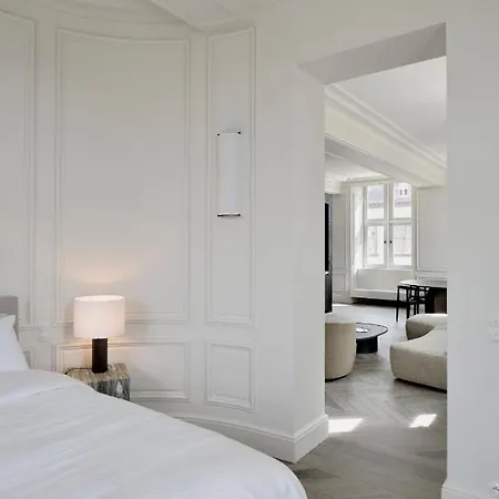 Le Chateau De Otel Mirwart