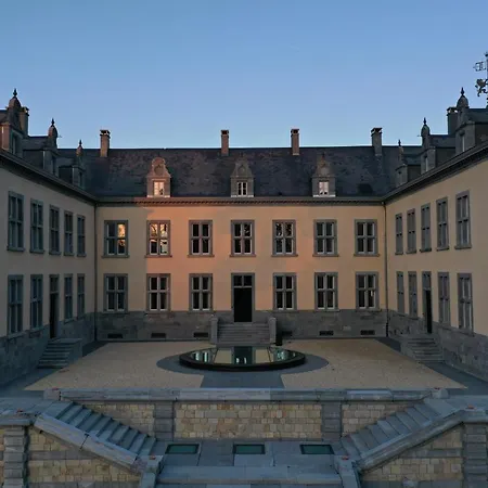 Le Chateau De Hotel *