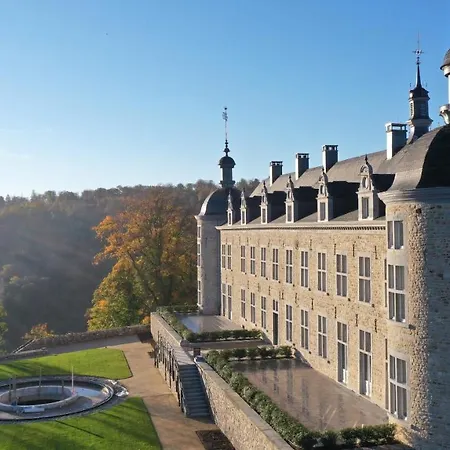 Le Chateau De Hotel *