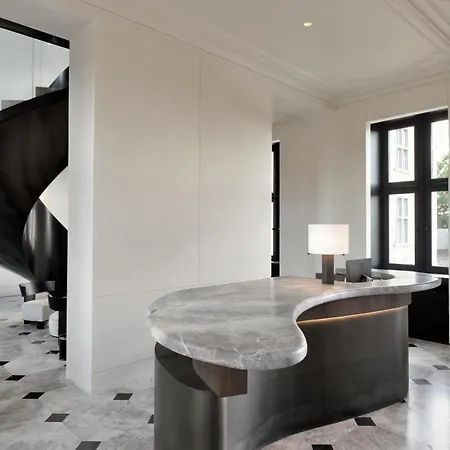 Le Chateau De Hotel *