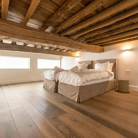 Le Château De Mirwart