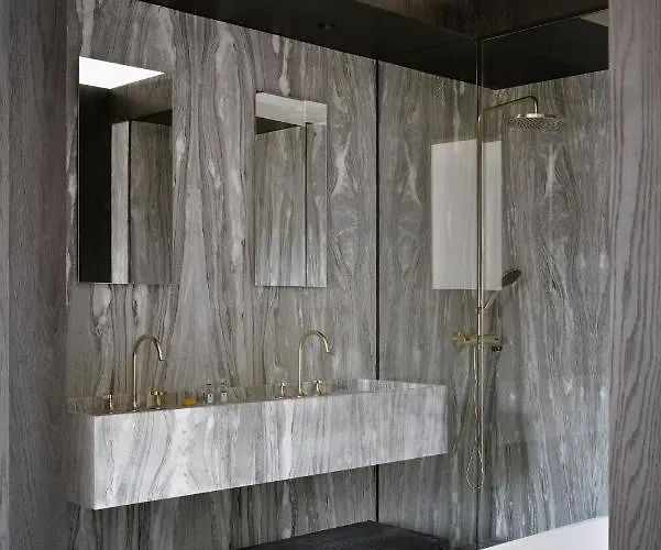 Le Château De Hotel *