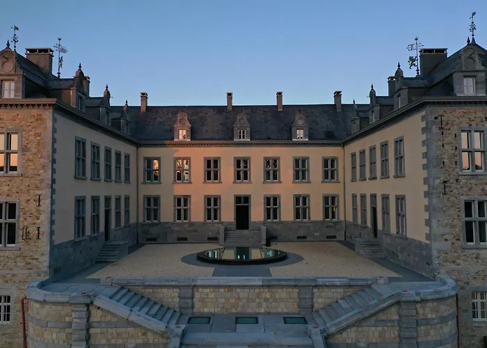 Le Château De Hotel *