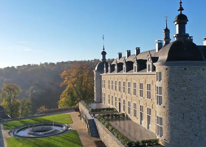 Le Château De Hotel *