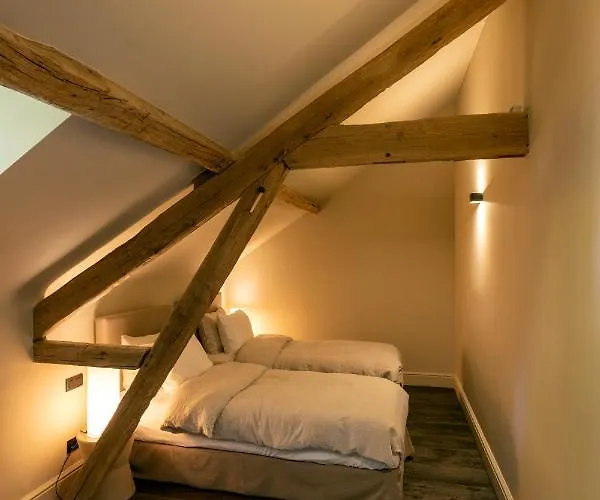 Le Château De Hotel