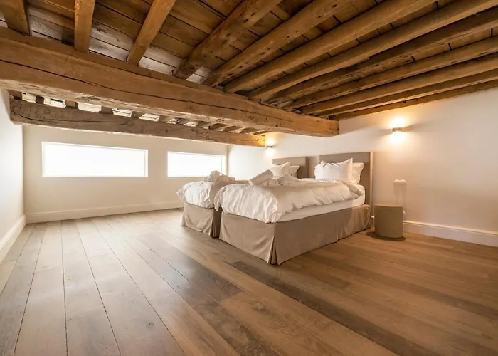 Le Château De Mirwart