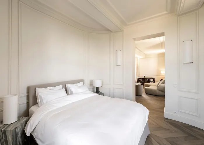 Le Château De Hotel Mirwart