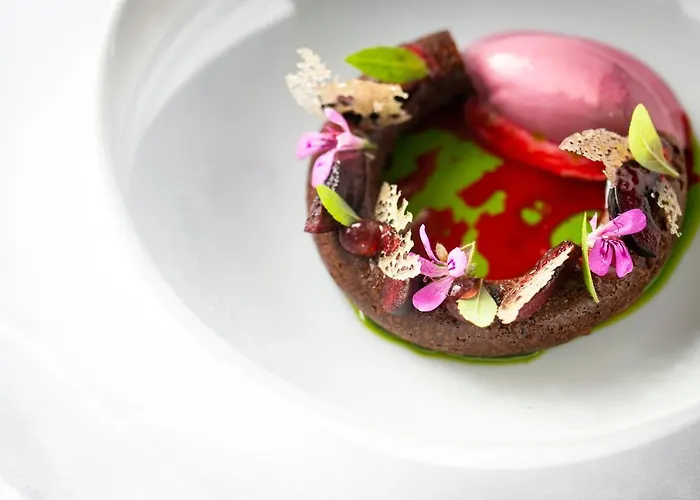 Le Château De Hotel Mirwart